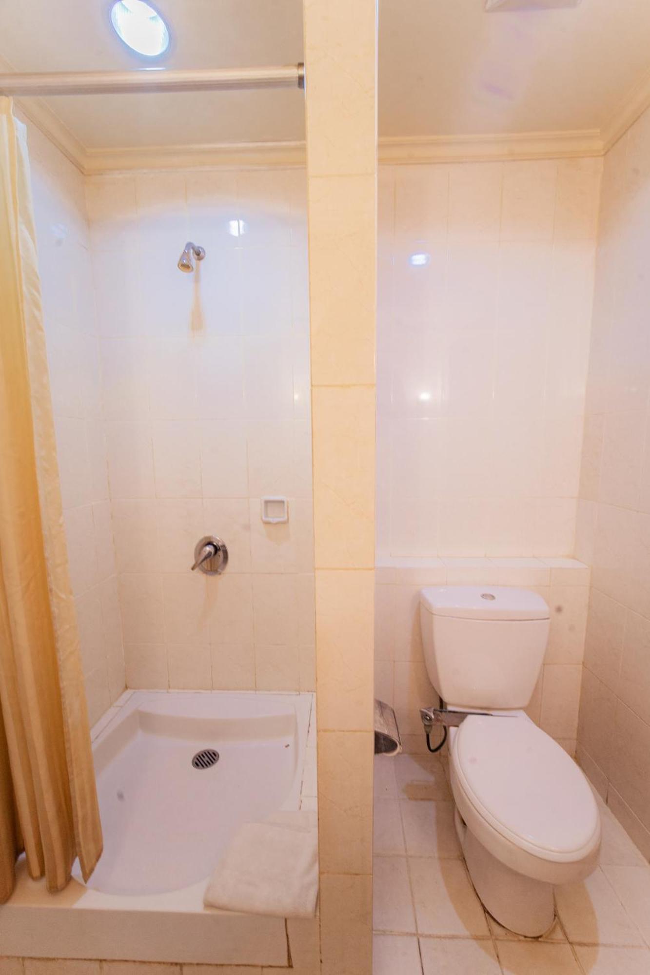Adika Hotel Bahtera Klandasan Kecil Екстериор снимка
