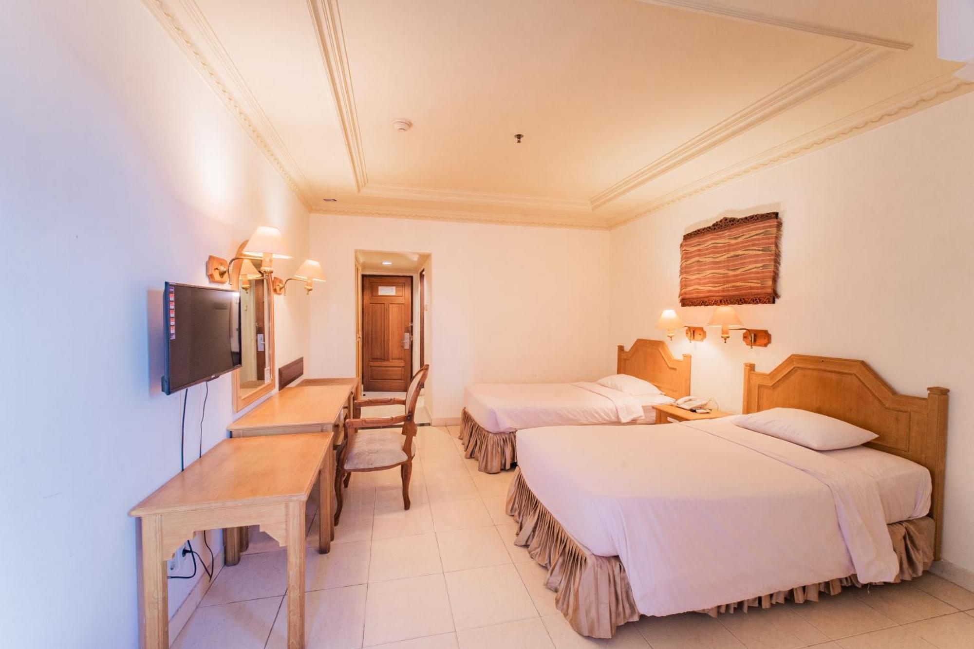 Adika Hotel Bahtera Klandasan Kecil Екстериор снимка